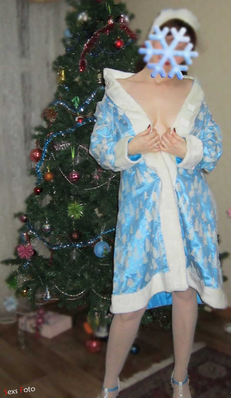 голая девушка в костюме снегурочки (100) фото